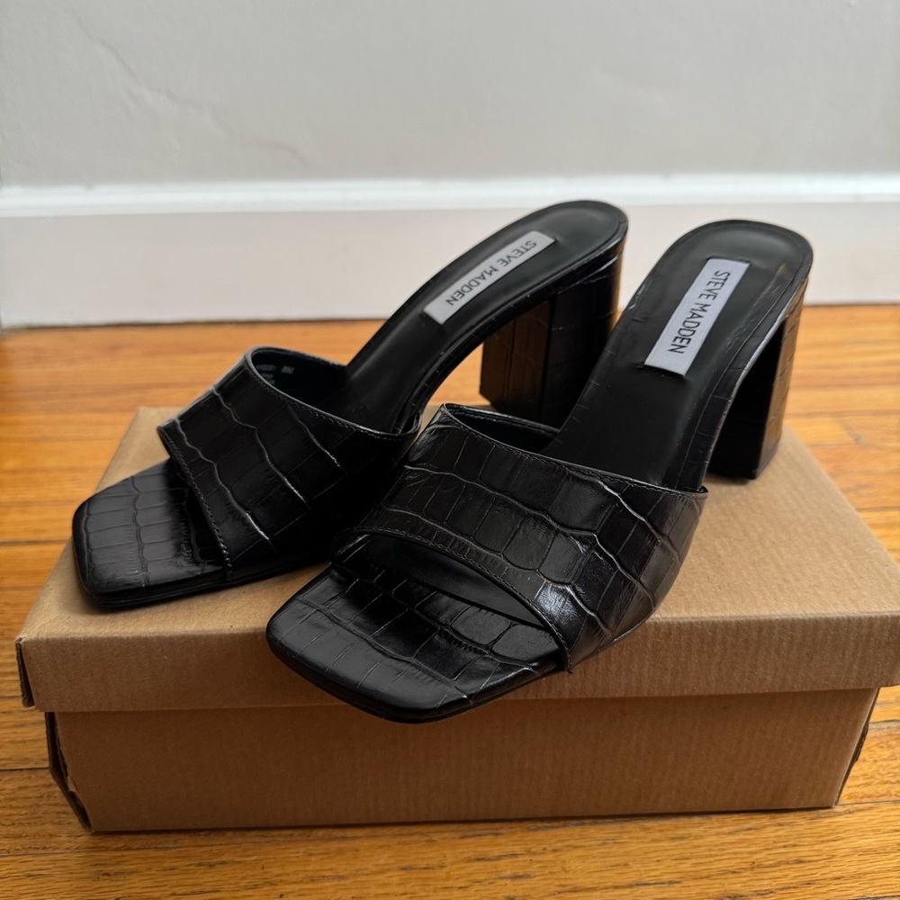 Steve Madden Ayala Black Croc-Patterned Mules